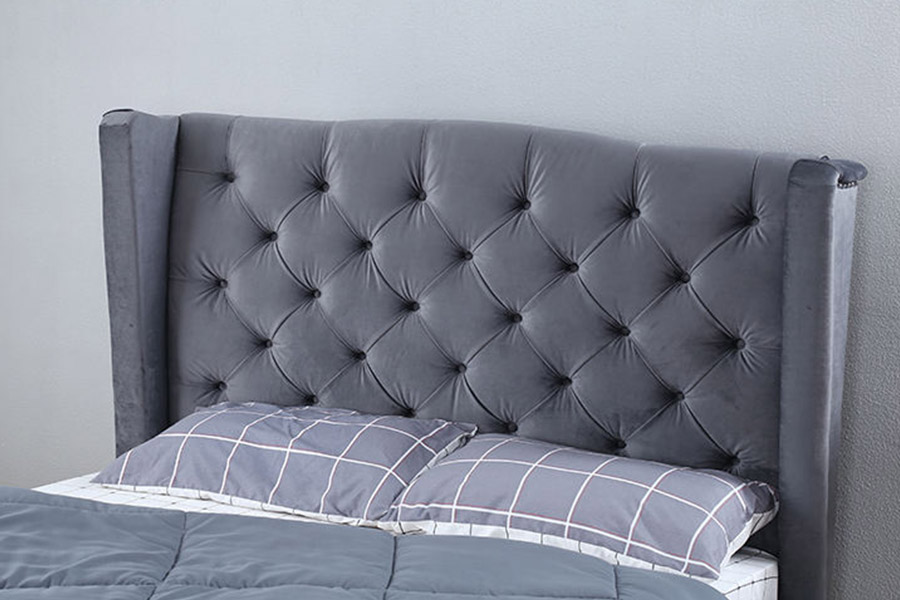 1399 Velvet Fabric Wingback Button -pehmustettu sänky