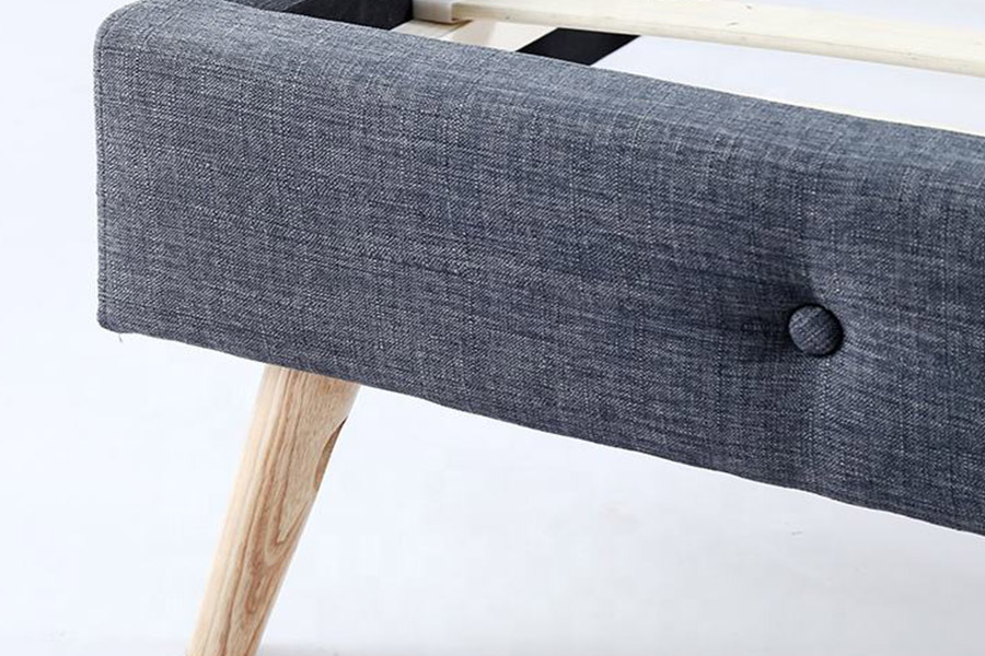 1368 Tyylikäs skandinaavisen designin pehmustettu sänky