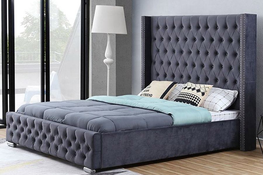 1351 Moderni ja ylellinen design-siipisänky pehmustettu sänky
